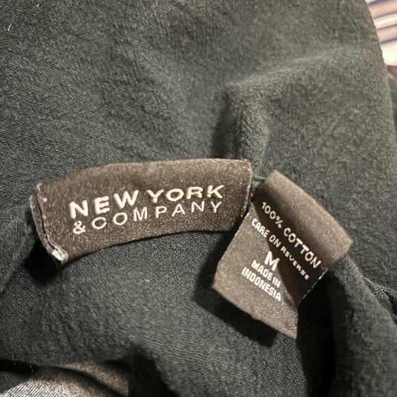 NY & Company * Woman Long Sleeve V Neck * Size Medium - Picture 7 of 7